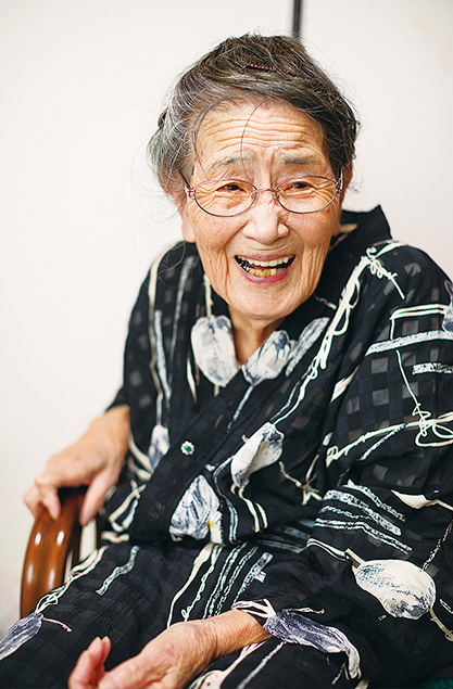 國澤光喜(くにさわてるき)さん (97歳)高知市 取材/水上有二(本誌) 撮影/堀 隆弘 「風邪は何年も引いたことがないし、お腹をこわすこともありません。元気でいられるのは信仰のお蔭です」