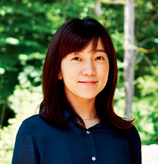 矢野 優(やの ゆう) 生長の家本部講師補 東京都出身。山梨県北杜市の生長の家国際本部に勤務。電車の車窓から甲斐駒ヶ岳、富士山、八ヶ岳などの四季折々の美しさを見るのが楽しみ。趣味は書道など。