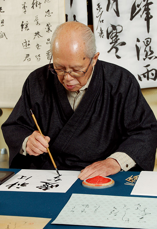 桟敷 博(さじき・ひろし)さん│73歳│横浜市神奈川区 取材/磯部和寛 写真/近藤陽介 書に人生を捧げてきた桟敷さんは、書道の無形文化遺産登録など、後世に書道の素晴らしさを伝える運動にも尽力している