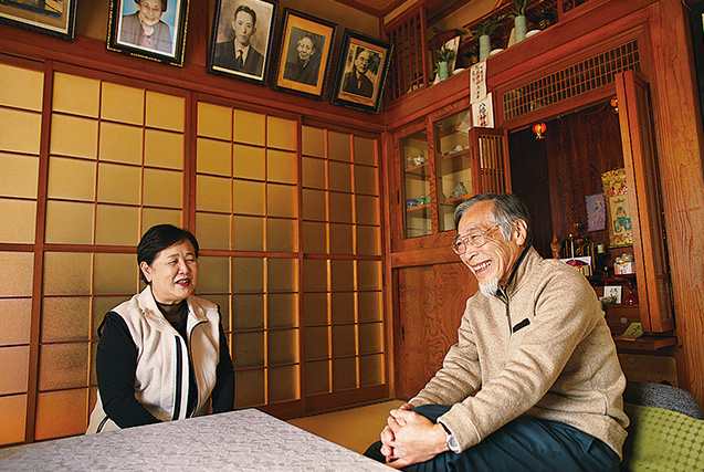 夫の邦典さんと「茨城県北地域の伝道に尽くそう」と語り合う