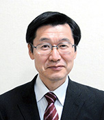 辻田昌司(つじたしょうじ) 生長の家本部講師 生長の家青森教区教化部長(*)。 以前は山梨で生活、散策すると自然の事物にふれることが多かった。平成28年秋、青森に移住。休日は青森市内を散策。郷土の和洋菓子との出合いを楽しみにしている。