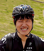 山下貴大(やました たかひろ) SNI自転車部員 大阪府寝屋川市在住。 ロードバイクとママチャリに乗っていて、最近ではSNI自転車部の仲間同士で琵琶湖や淡路島で旅をしている。最近はゆっくりサイクリングをするのが楽しみ。