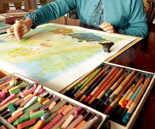 CYさん│65歳│沖縄県 「絵を描いていると雑念が消え、時間も忘れてしまい、まるで天国にいるみたいに楽しくなります。心の荷をおろせる時間ですね」 取材/磯部和寛(本誌) 写真/近藤陽介