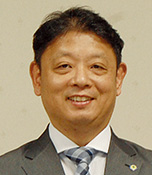 回答者 大平 收一(おおだいら・しゅういち) 生長の家本部講師 生長の家札幌教区・小樽教区教化部長。「日本人一人が一生の内に排出するCO2を吸収するには300本の木が必要だとか。今年も植樹祭で20本ほどを植樹し、これまでの合計は約100本。あと200本以上頑張ります」