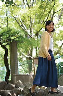 近くの公園にて。「音楽が好きで、フェスなどにも行きます」