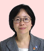 桒名 智美(くわな・さとみ) SNI自転車部メンバー 敦賀市在住。生長の家福井県教化部に勤務。小4、小2、4歳の3人の子育てに奮闘しながら、日々の生活に家族をまきこんで自転車を活用中。