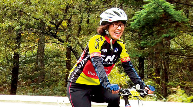新井恵美子│62歳│フランクフルト市 2017年、生長の家国際本部で開かれた「自然の恵みフェスタ」の「天女山ヒルクライム」に参加した新井さん