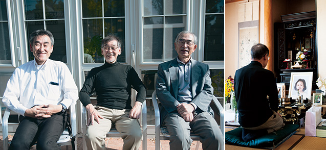 左/自宅テラスで生長の家相愛会の皆さんと。左から萩原伸泰さん、東家さん、井上昭治さん 右/聖経を誦げ、亡くなった容子さんの供養に努めている。「『人間のいのちは永遠生き通し』と実感できるようになりました」