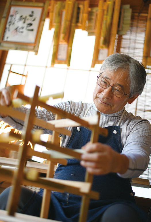 澤口三夫（さわぐち・みつお）さん│72歳│千葉県船橋市 「試行錯誤しながら作っていますが、イメージ通りに出来上がったときは、達成感があります」と澤口さん 取材／久門遥香（本誌）　写真／遠藤昭彦