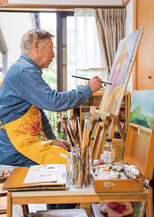 宮内利正(みやうち・としまさ)さん│79歳│鳥取県倉吉市 今は、阿修羅像を描いている。自宅のアトリエで 取材/佐柄全一 写真/髙木あゆみ