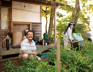 昔懐かしい日本の風情が感じられる高田造園設計事務所の庭で