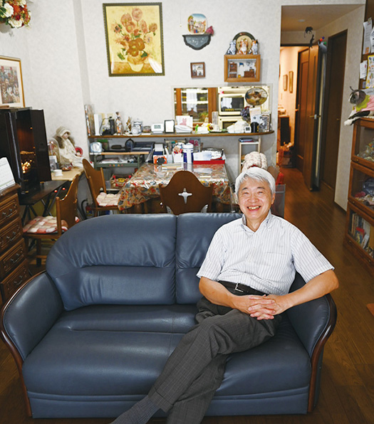 「部屋のレイアウトや飾りは全て妻がやったもので、そのままにしてあります」（写真／遠藤昭彦）